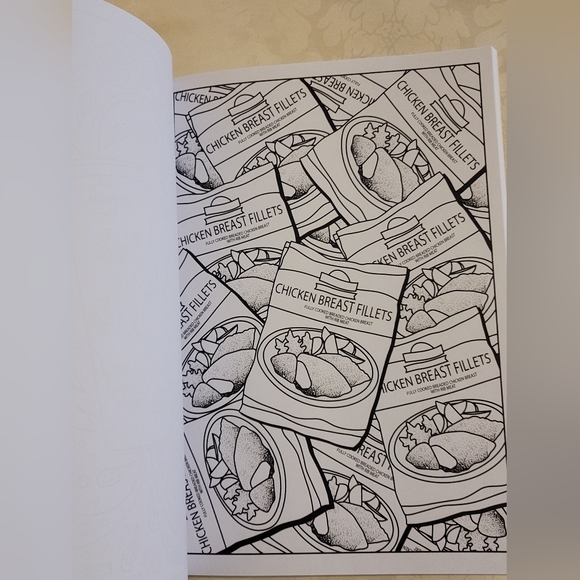 🍂*LAST ONE* ALDI Super Fan Adult Coloring Book w Keychain - Picture 8 of 15